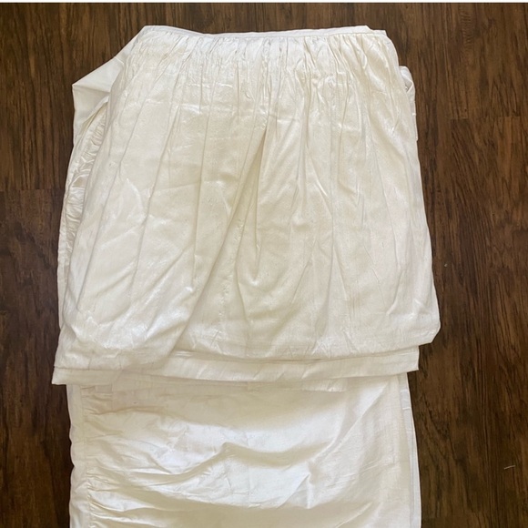 Soft Surroundings king size bed skirt in excellent condition